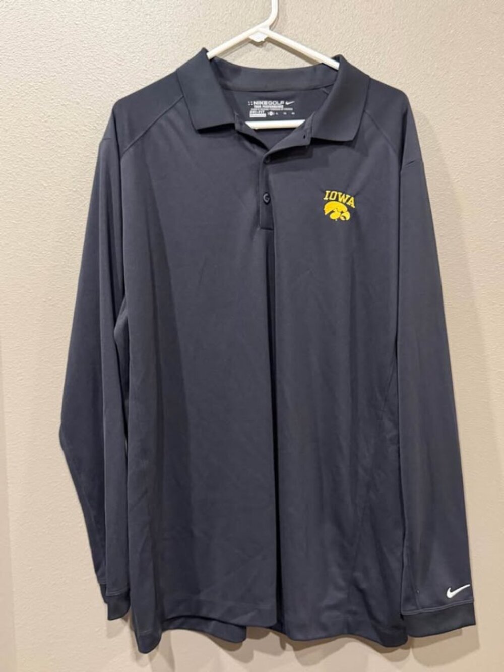 Iowa Hawkeyes Nike Golf Dri-Fit Long Sleeve Polo, size XL